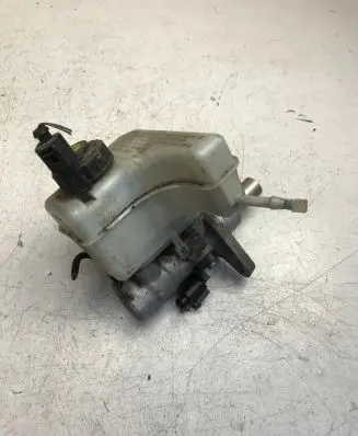 Master brake cylinder