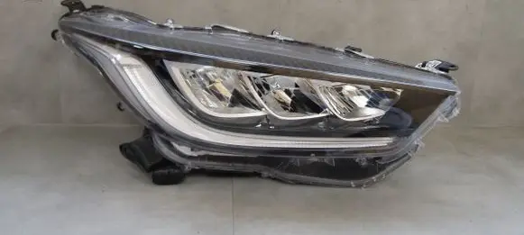 Toyota Yaris XP210 Headlight/headlamp YARISIV