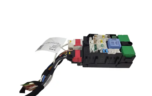 Peugeot 508 Fuse module 9665492680