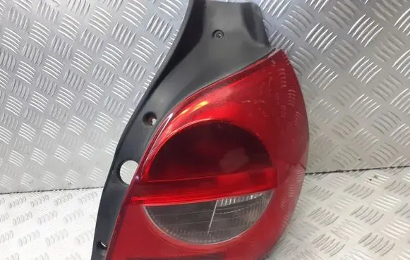 Nissan Almera Tino Rear/tail lights 89035080