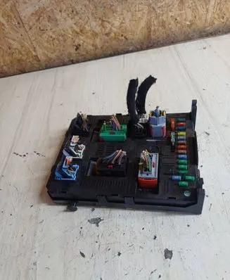 Citroen C5 Fuse module 9661940480 BSI2004 01020206