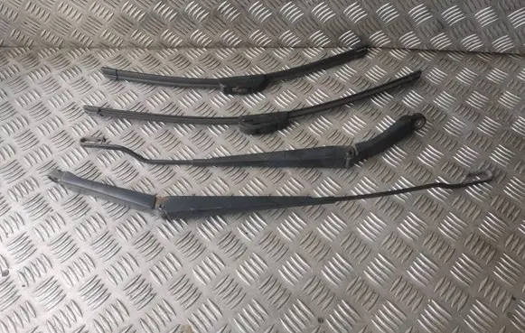 Volvo XC90 Front wiper blade arm 8620839 8693600