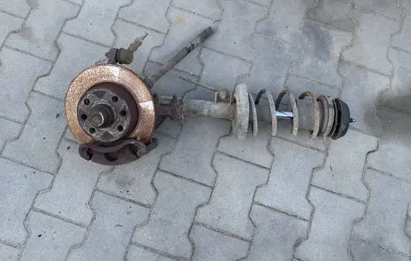 Opel Corsa C Front wheel hub spindle knuckle 9156141