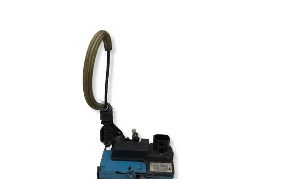 Volvo V70 Front door lock 8650544