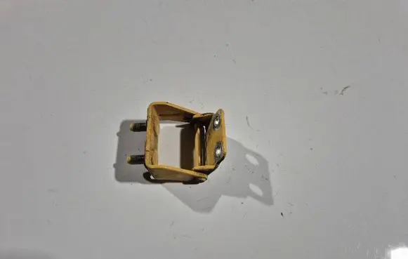 Chevrolet Aveo Rear door lower hinge