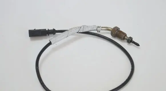 BMW 3 E90 E91 Oil temperature sensor 04L906088