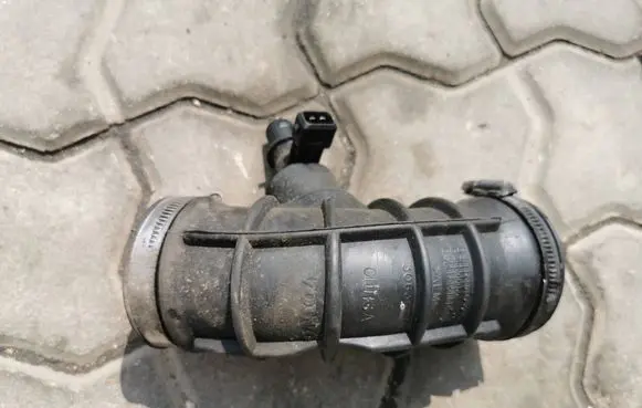 Volvo S80 Turbo air intake inlet pipe/hose 30636854