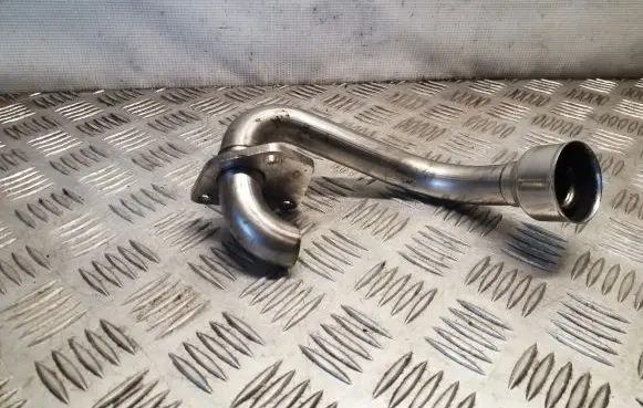 Jeep Grand Cherokee (WK) EGR valve line/pipe/hose