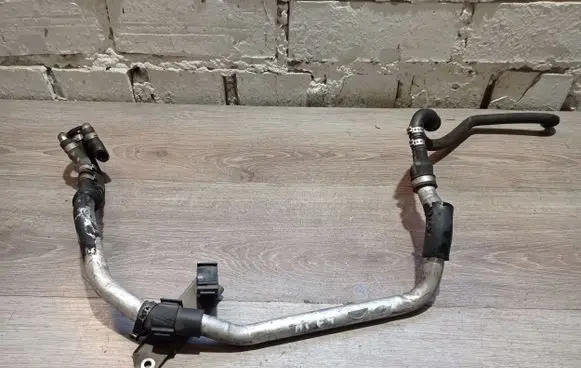 Volvo XC90 Engine coolant pipe/hose