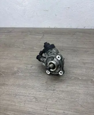 Audi A6 C7 Fuel injection high pressure pump 03L130755AC 0445010529 0928400768