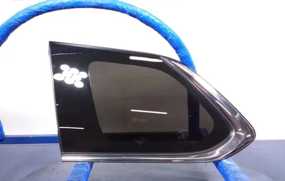 Mitsubishi Outlander Rear side window