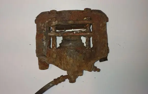 Lexus IS 220D-250-350 Rear brake caliper