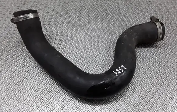 Volvo V70 Engine coolant pipe/hose