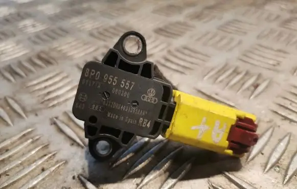 Audi A4 S4 B7 8E 8H Airbag deployment crash/impact sensor 8P0955557