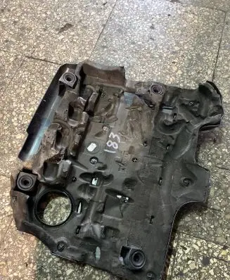Volkswagen Golf V Engine cover (trim)