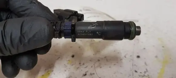 Citroen C5 Fuel injector DEKA71
