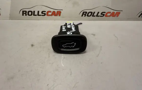 Mitsubishi Outlander Tailgate/trunk/boot open switch 