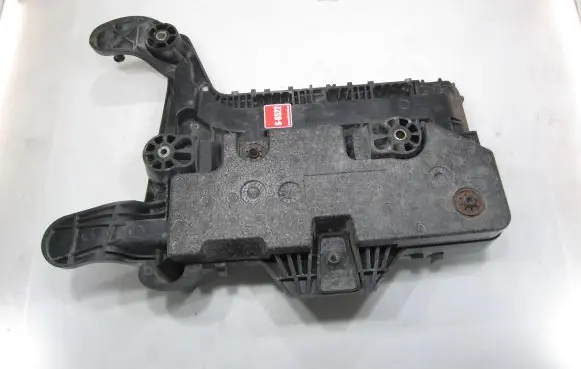 Volkswagen Caddy Battery box tray 1K0915333