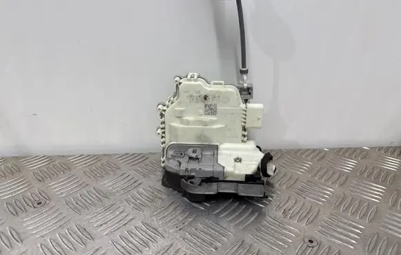 Audi Q5 SQ5 Front door lock 8X1837016C