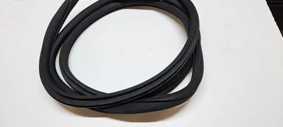 Jeep Grand Cherokee WL Front door rubber seal 