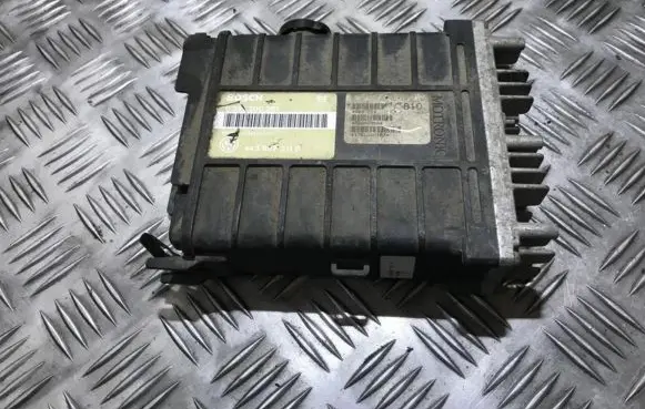 Volkswagen PASSAT B3 Engine control unit/module 0261200261 443907311b