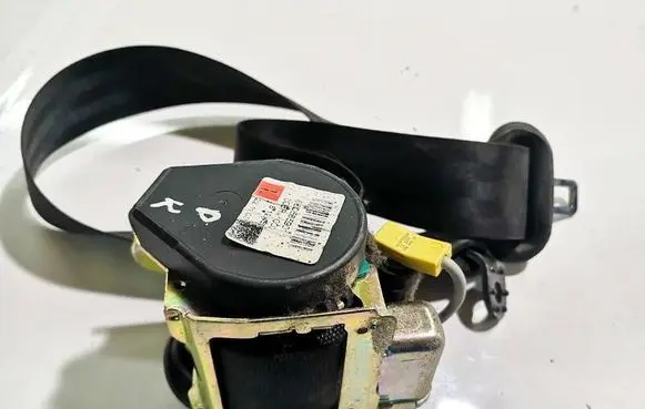 Audi A6 S6 C5 4B Front seatbelt 