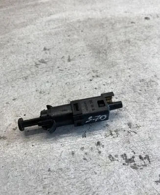 Volvo S70 V70 V70 XC Brake pedal sensor switch 9146505