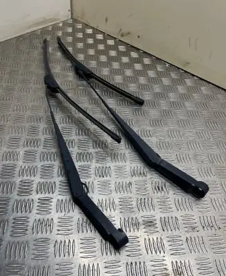 Nissan Navara D40 Windshield/front glass wiper blade 