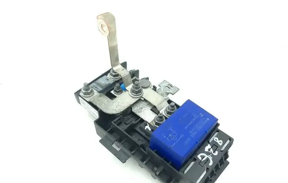 Mercedes-Benz B W246 W242 Battery relay fuse A2465401350