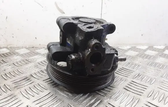 Ford Mondeo Mk III Power steering pump 1S703A733AB
