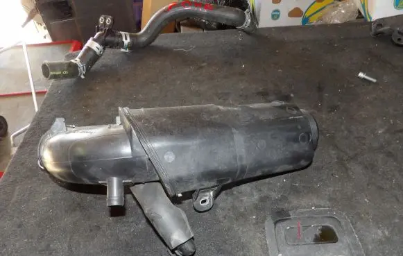 BMW 2 F46 Air intake duct part 7619268