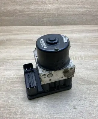Ford C-MAX I ABS Pump 10096001193 3M512C405HA