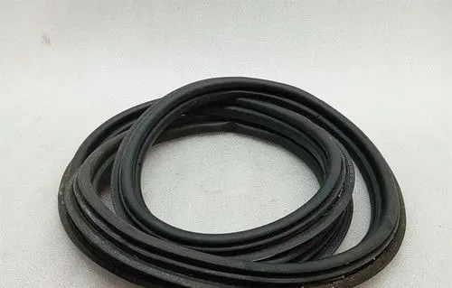 Ferrari FF Rubber seal front coupe door window 86867800