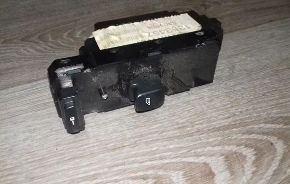 Volvo V70 Electric window control switch 30739981