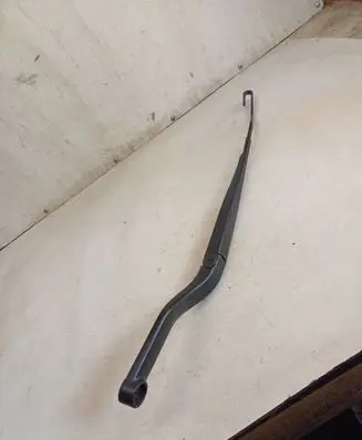 Opel Vectra C Front wiper blade arm 09185812 166221