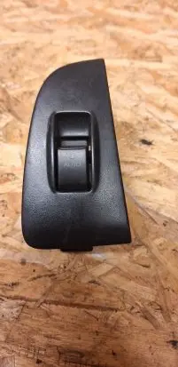 Toyota Avensis T250 Electric window control switch 8481005030