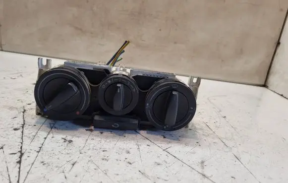 Volkswagen Golf IV Climate control unit 1J0819045F