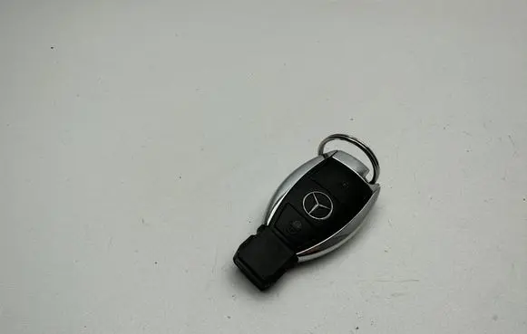 Mercedes-Benz C W205 Ignition key/card 