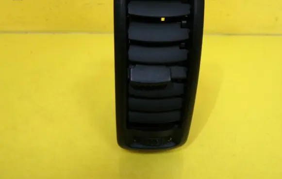 Renault Trafic II (X83) Dashboard side air vent grill/cover trim 7538 136S150