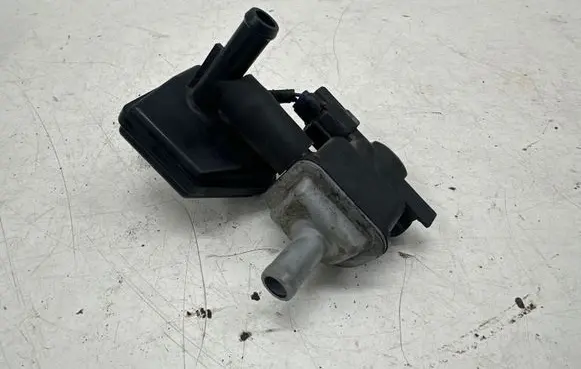 Mazda CX-3 Vacuum valve 1362007230