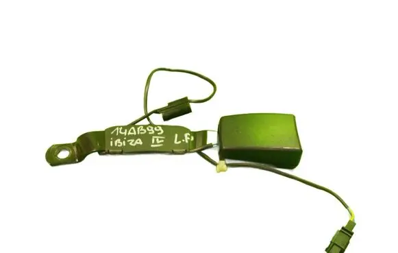 Seat Ibiza IV (6J,6P) Front seatbelt 6R0857755B ZAPINKA
