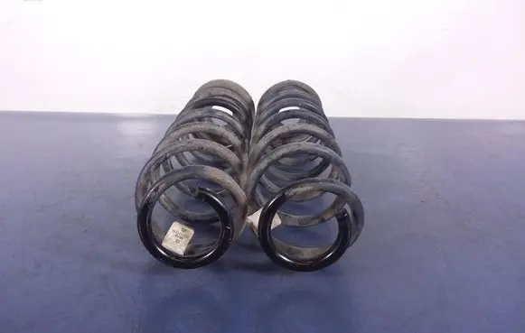 Volkswagen Golf Sportsvan Rear coil spring 5Q0511115