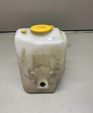 Windshield washer fluid reservoir/tank