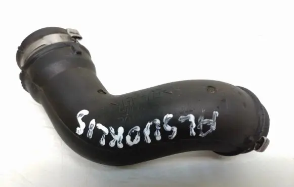 Volvo V70 Breather hose/pipe 30777567