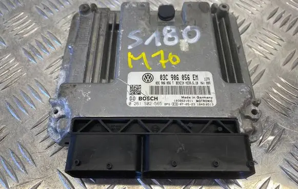 Volkswagen Golf V Engine control unit/module ECU 03C906056EM 03C906056T 0261S02565