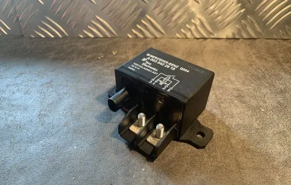 Mercedes-Benz E C207 W207 Other relay A0035422619