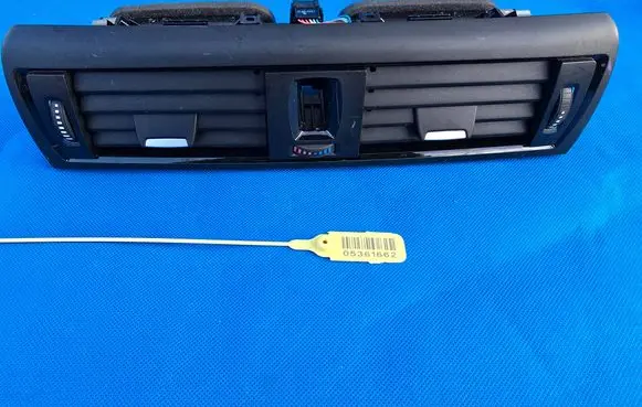 BMW 1 F20 F21 Dash center air vent grill 9207116