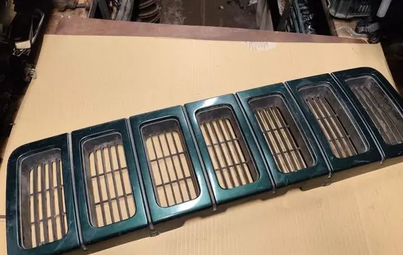 Jeep Grand Cherokee Front grill 55055059