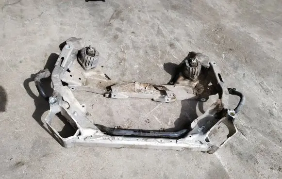 BMW 1 E81 E87 Front subframe 525929946 6771334