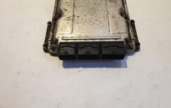 Renault Laguna II Engine control unit/module 0281010637 28SA5617